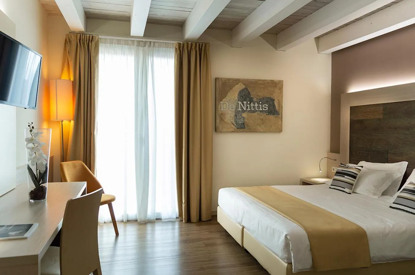 מסטרה Hotel Alexander