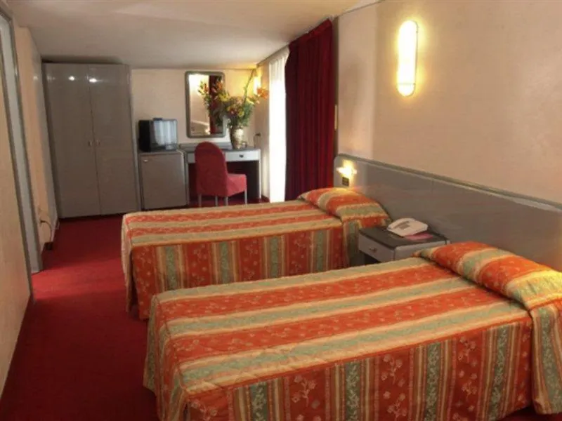 מסטרה Hotel Alexander