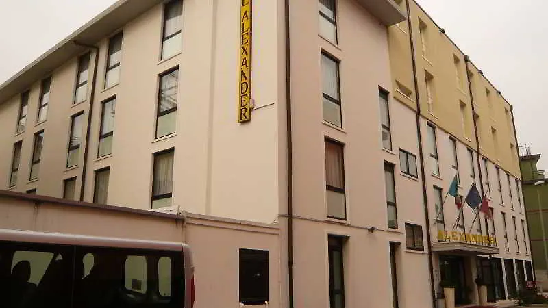 מסטרה Hotel Alexander