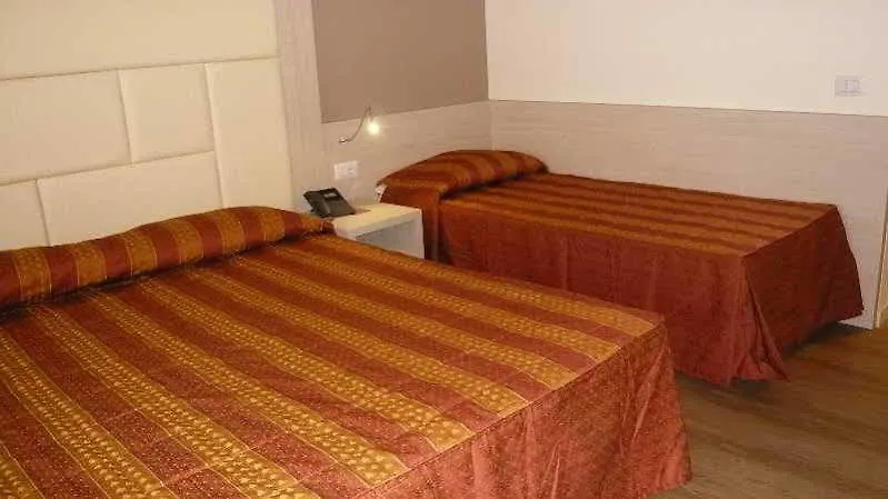 מסטרה Hotel Alexander