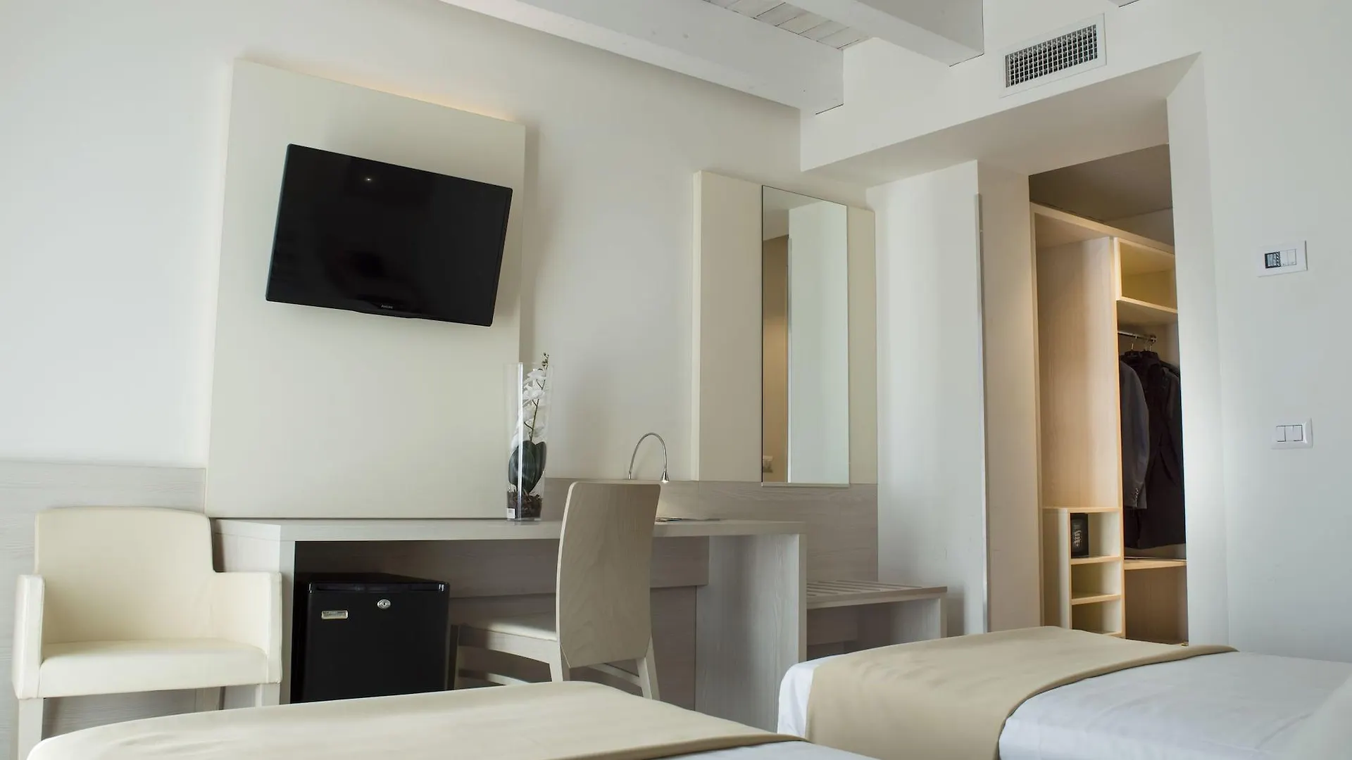 Hotel Alexander Μέστρε 4*,  Ιταλία