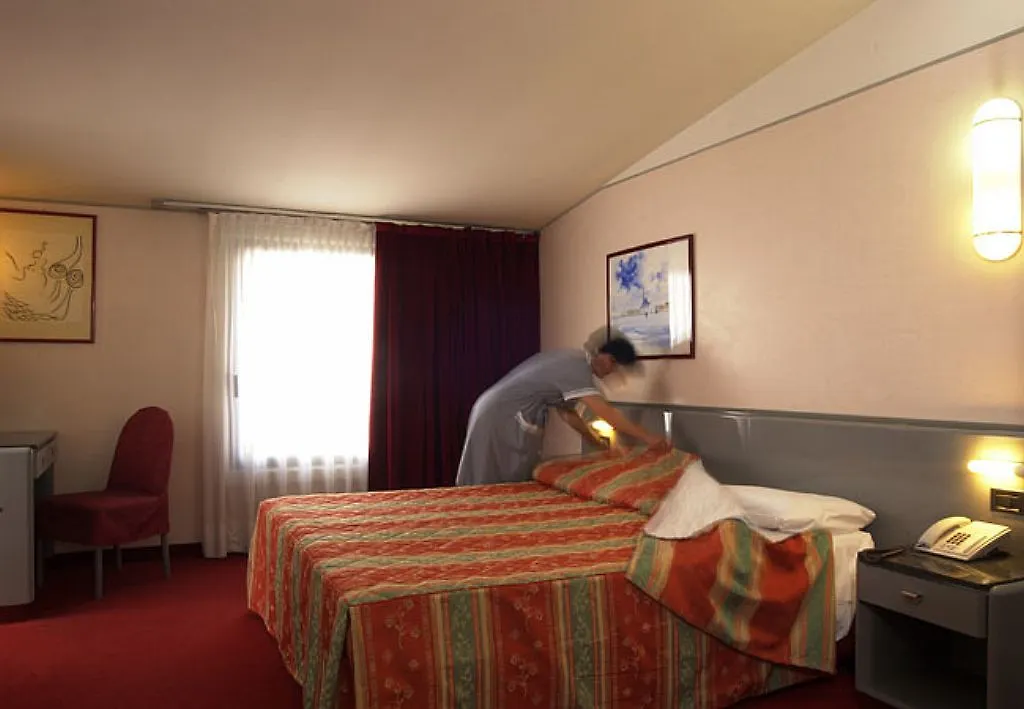 Hotel Alexander Μέστρε